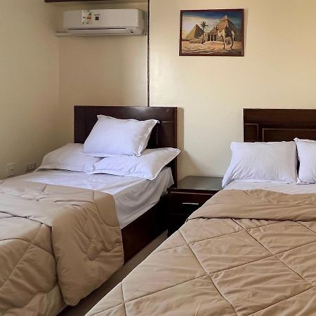 Queen Pyramids View Apartment El El Cairo Exterior foto